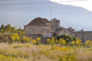 монастырь Ахиропиитос (Нерукотворный) в Алсанджаке (греч. Каравас)